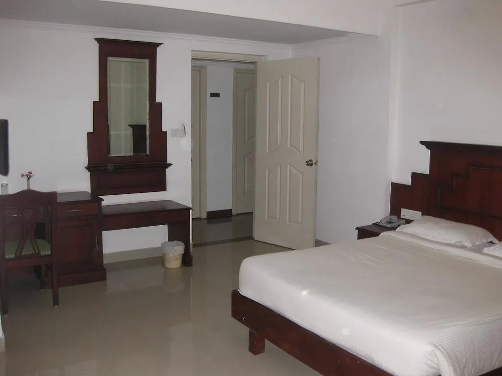 Hotel Centre Point Kochi 3*,  India